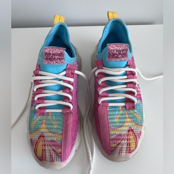 Steve Madden Sneakers - Picture 3 of 6